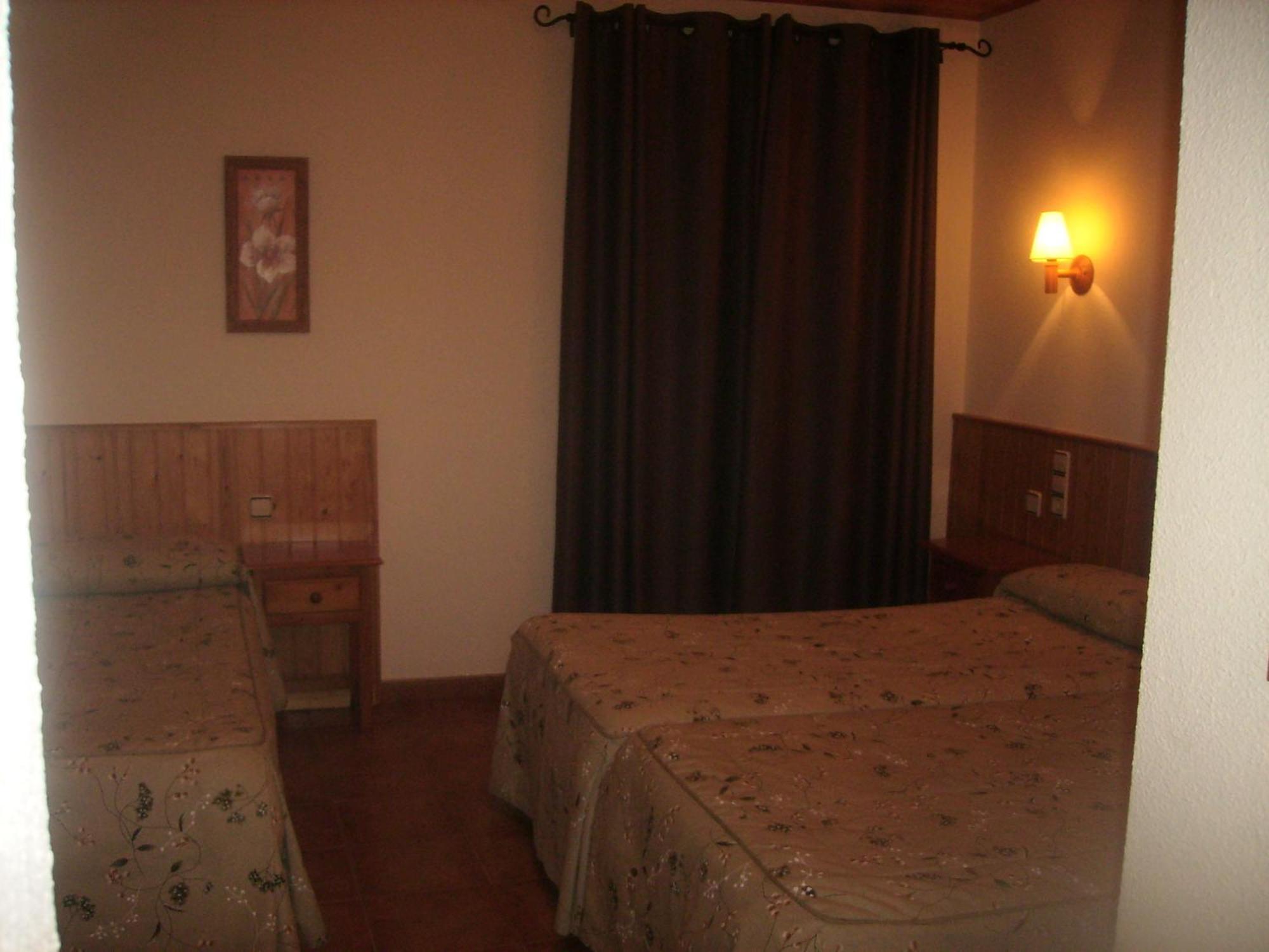 Hostal Pernalle Эрильяваль Экстерьер фото